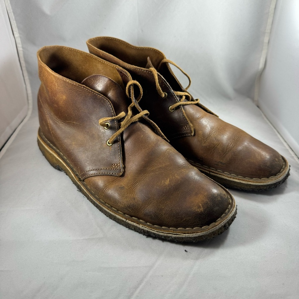 Clarks Desert Boot - Beeswax Leather - Men's size 11